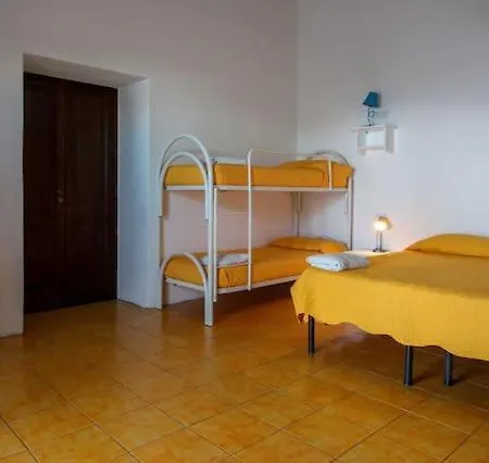 Il Vulcano A Piedi בית הארחה 3*