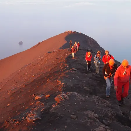 Il Vulcano A Piedi Pensión Estrómboli
