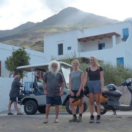 Il Vulcano A Piedi Penzion Stromboli