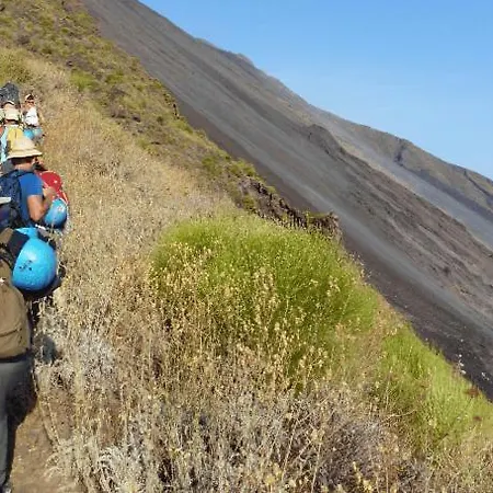 Il Vulcano A Piedi Penzion 3*